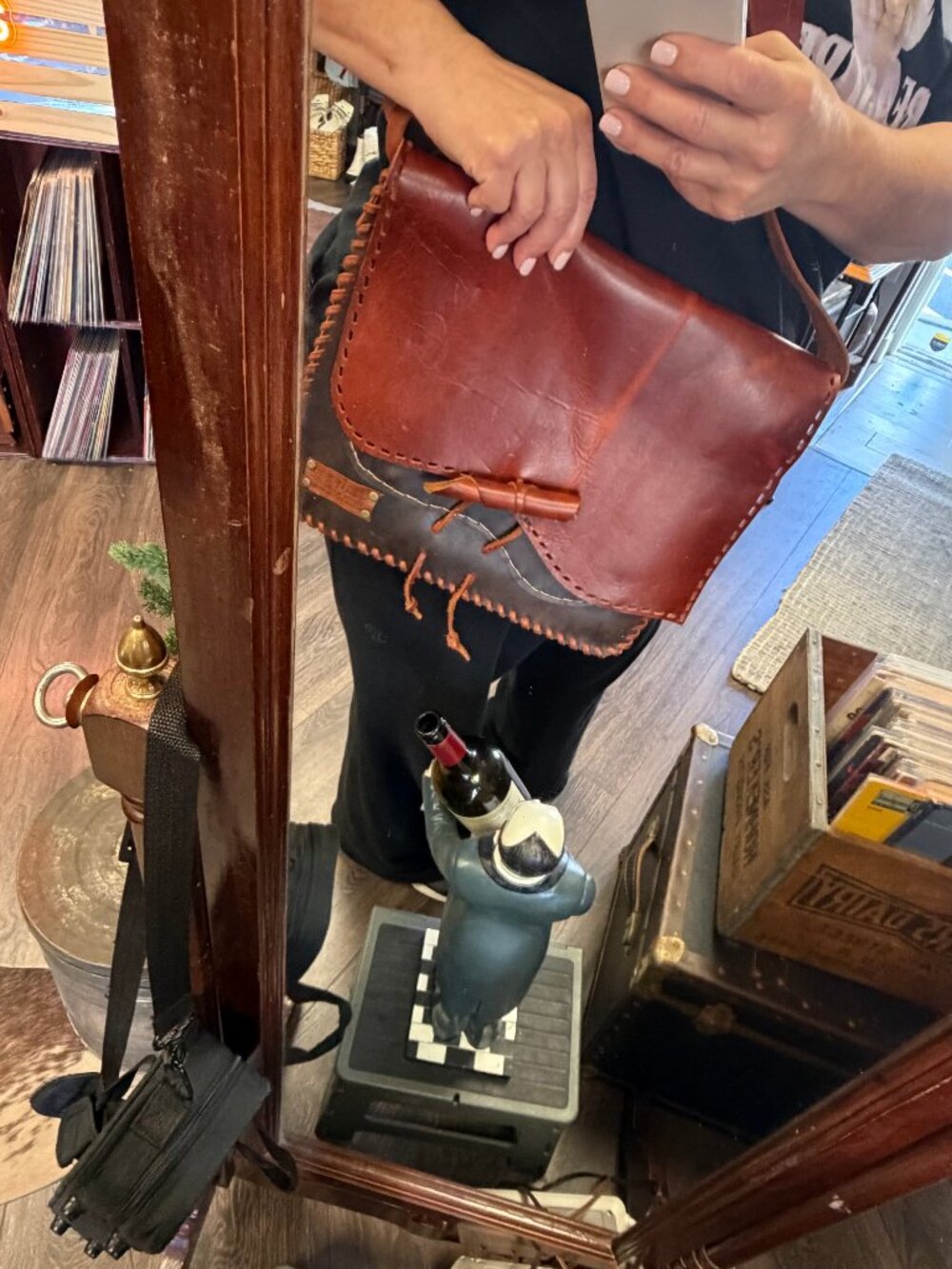 Guajira Arte & Cuero Handmade Colombian Leather Messenger Bag